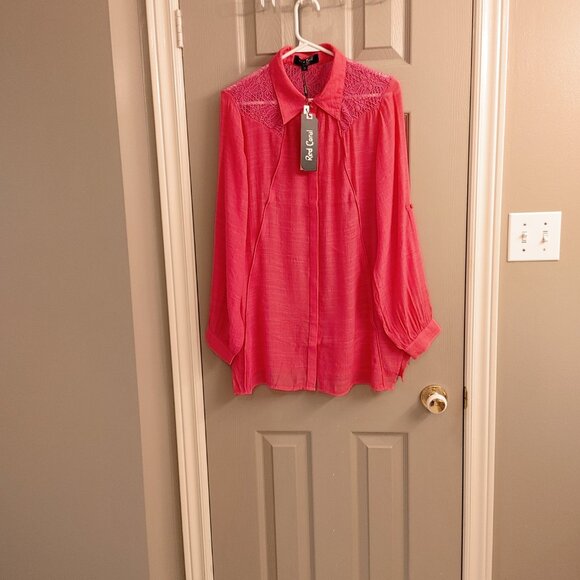 NWT HOT PINK RED CORAL BUTTON DOWN TOP WITH LACE FLORAL PANELS SIZE SMALL - Picture 1 of 12